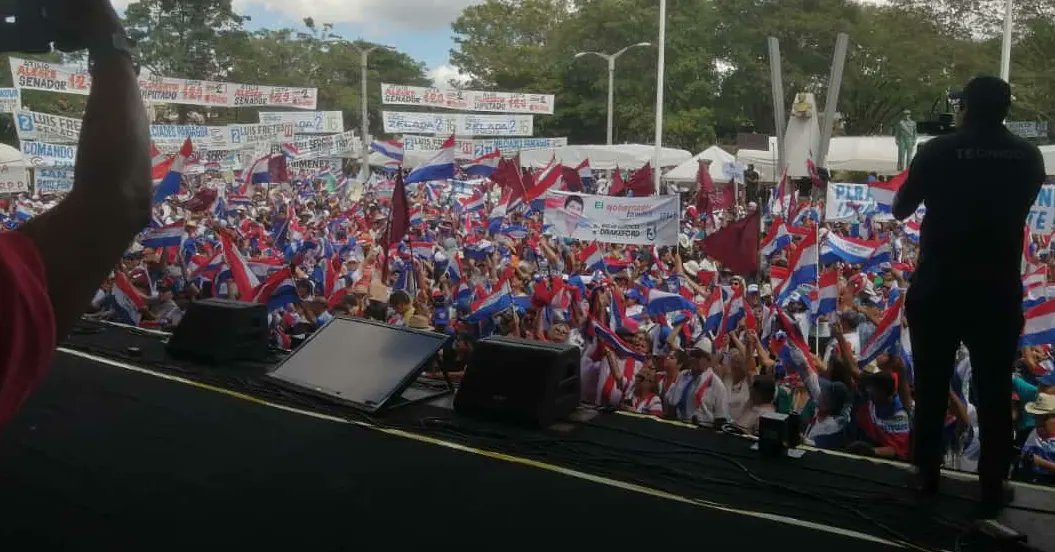 Presente en Coronel Oviedo.‼️🇵🇾

El equipo @prfebrerista acompañando a la dupla #EfrainySole2023 <a href="/concertacionpy/">Concertación Nacional 2023</a>
<a href="/solenu/">Sole Núñez</a> <a href="/EfrainAlegre/">Efraín Alegre</a>
#josefinadenadora2023 #lista2opción13 #ElCambioYaLlega
