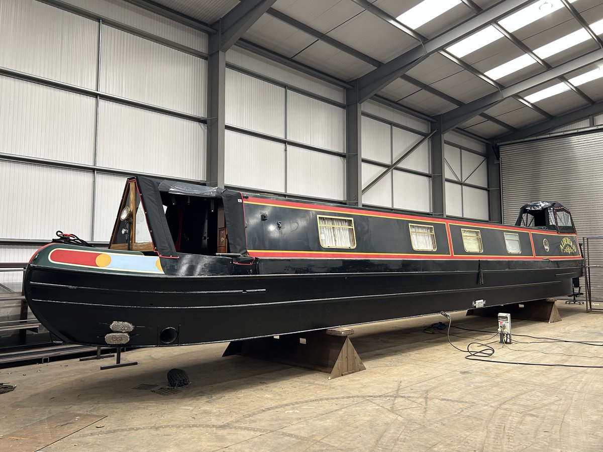 whiltonmarina's tweet photo. One of our moorers boats out for a hull blacking, next is the tunnel bands and gunwales to be painted
#canalboat #narrowboat #canal #waterways #marina #boat #blacking #hullblacking https://t.co/o0ShCFMTxt