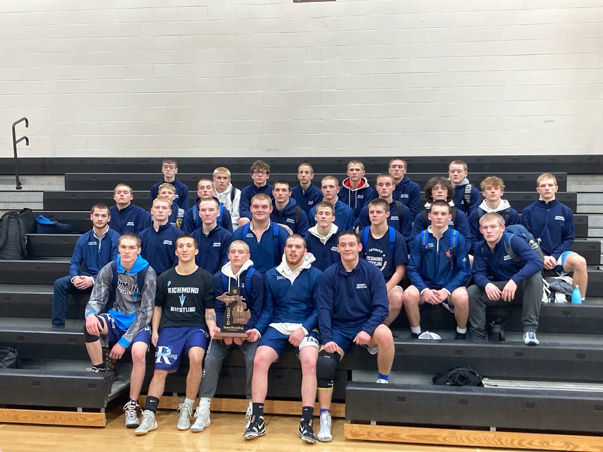 MatthewMisch4's tweet photo. Had a great week this week for wrestling. Placed 1st at individual districts and as a team won the district title as well. Onto regionals next week💪 https://t.co/Yb9hkE7ucD