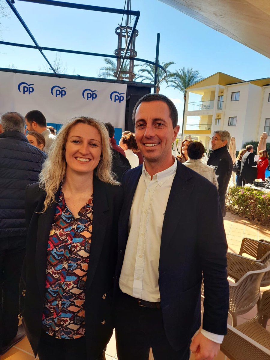 ManacorPp's tweet image. Avui la nostra candidata, Maria Antònia Sansó, i membres del #PartitPopularManacor hem participat en la presentació de candidats del #PartitPopular.

#EntreTots canviarem l’economia, la cultura, l’educació… en definitiva: la nostra realitat cap a una millor! 💪🏼