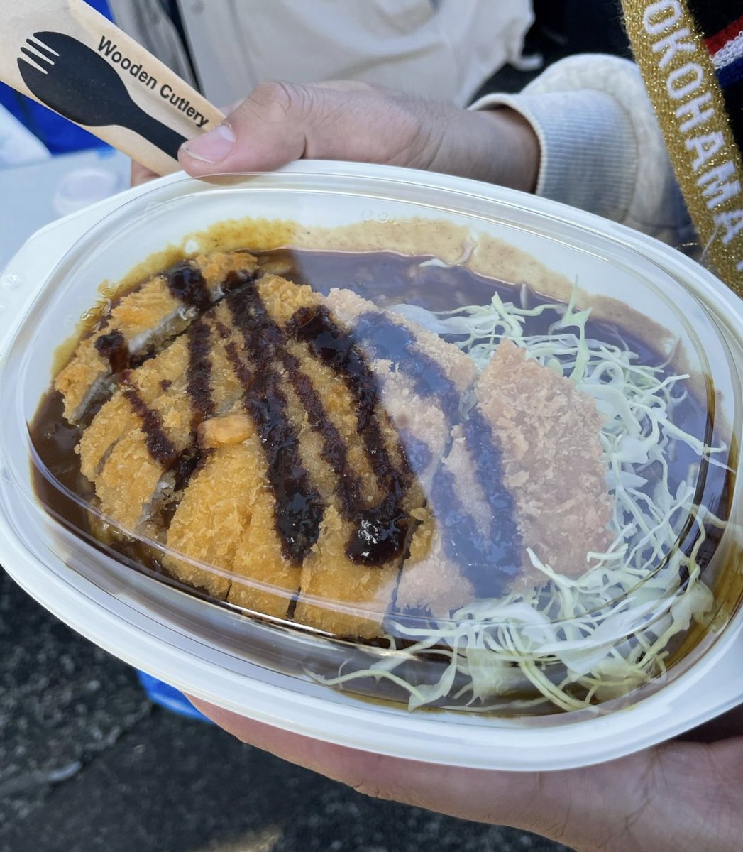 FootyScran's tweet image. Katsu chicken curry at the Japanese Super Cup Final (@J_League_En) 

🇯🇵 ¥900 (£5.50)