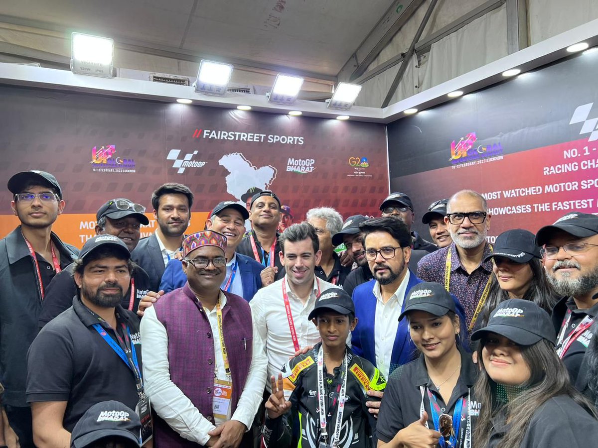 Anurag_Office's tweet photo. Union Minister Shri @ianuragthakur visited several stalls at the Global Trade Show organised as part of Summit .  Many Startups, government depts and private entrepreneurs showcased their products. 
#UPGIS23

#UPInvestorsSummit https://t.co/AWZVfYFYfU