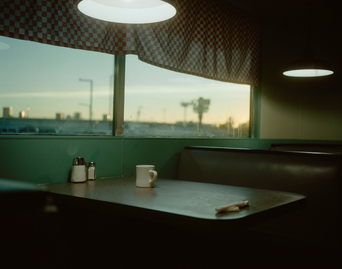 takeuchifilm's tweet photo. The Romanticism Of American Diners https://t.co/x5ue6noSMm