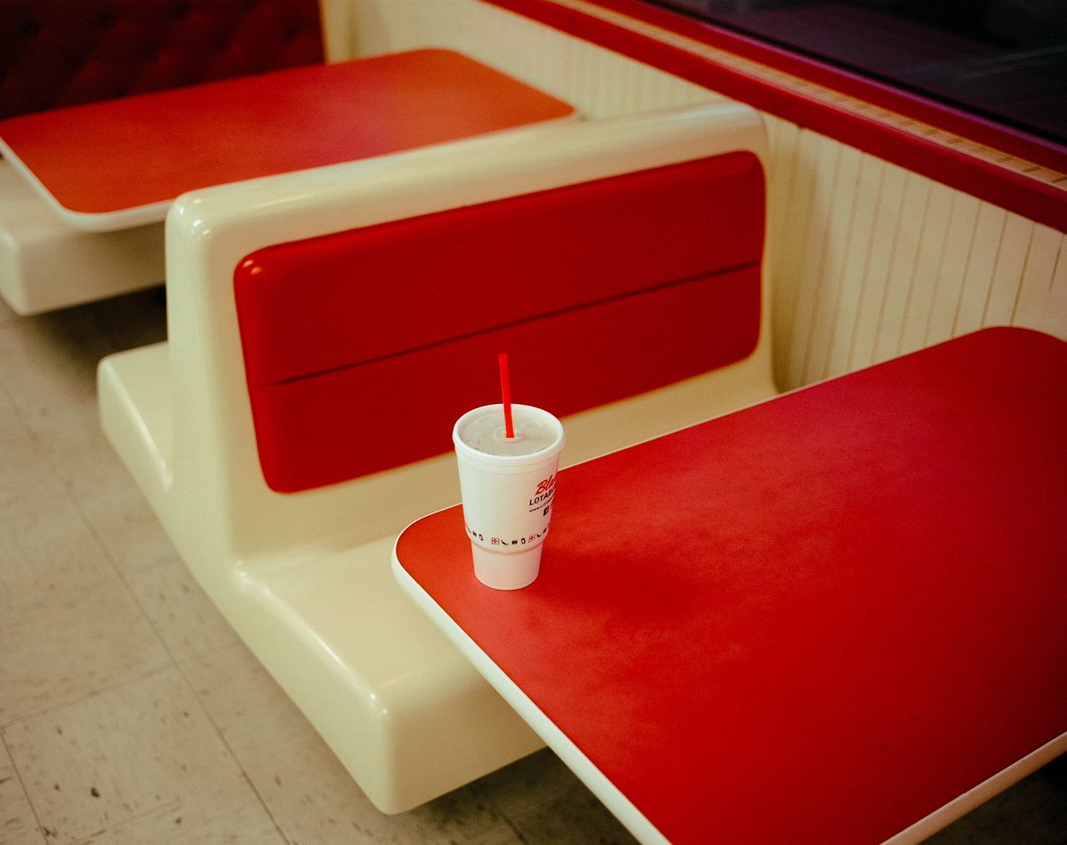 takeuchifilm's tweet photo. The Romanticism Of American Diners https://t.co/x5ue6noSMm
