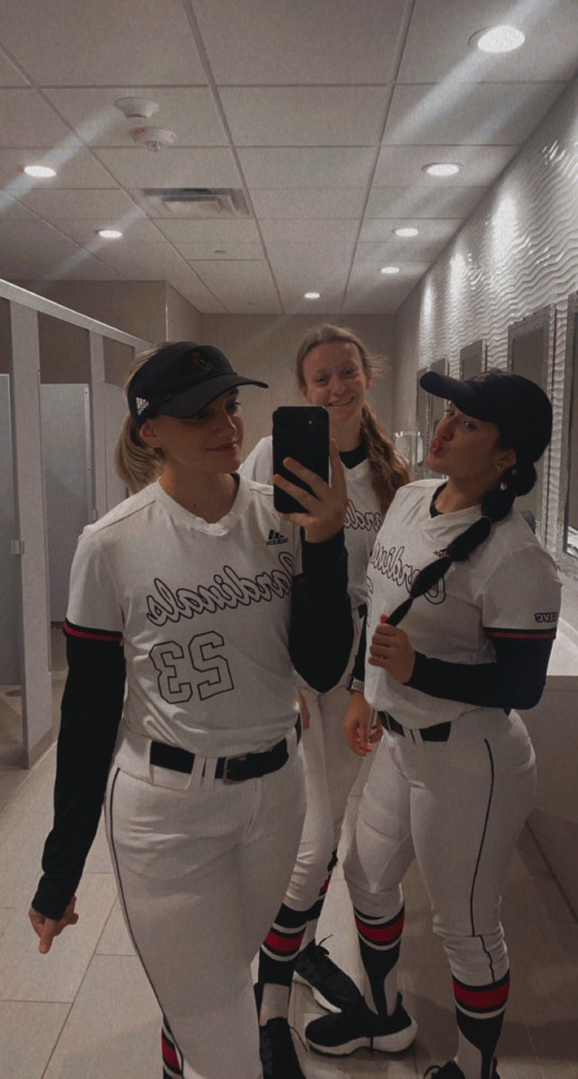 It’s game day here in Arkansas &amp; for <a href="/Chiefs/">Kansas City Chiefs</a> kingdom 🤠🖤