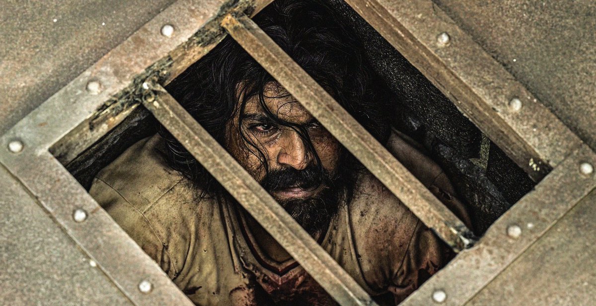 ChinnaStatus's tweet photo. @SivaHarsha_1 @RebelRelangi @thefilmENE @VishwakSenActor @simran E night secene lo vunna Ram Charan all pics workout vedio cell lo HD kavali ❤️ https://t.co/4BpKwq8F1s