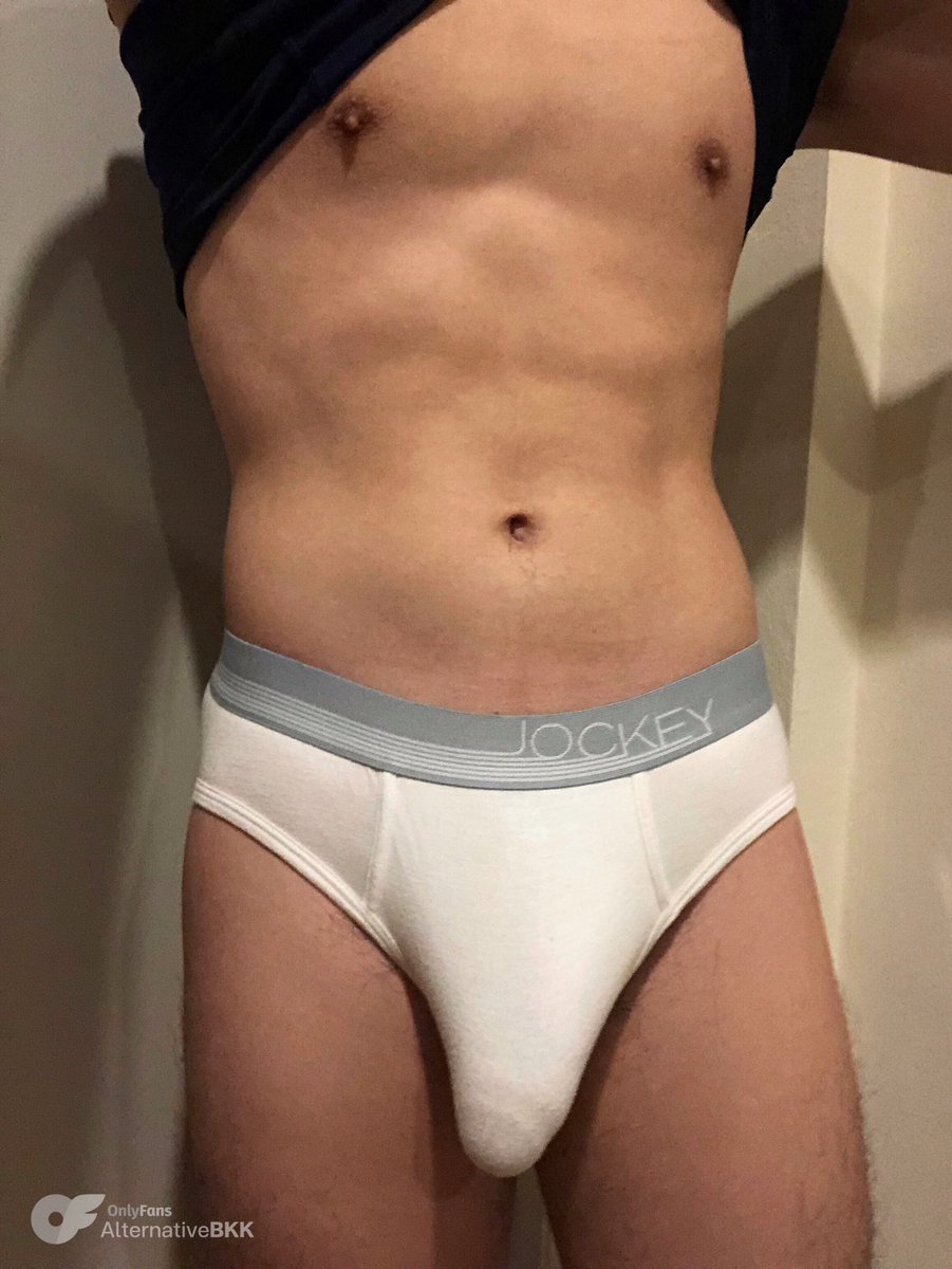 หนึ่งในกกนโปรดก็ Jockey รุ่นนี้เลยครับ นุ่มสบายควย ใส่แล้วจะตุงหน่อย
🩲Onlyfans.com/AlternativeBKK
Love this Jockey briefs, So soft and big bulge pounce.
