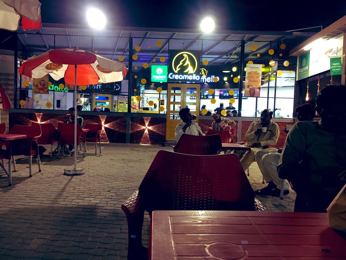 Ch_WaqasAnjum's tweet photo. Today dinner at Creamello Karachi😍 https://t.co/LItaDkGwl6