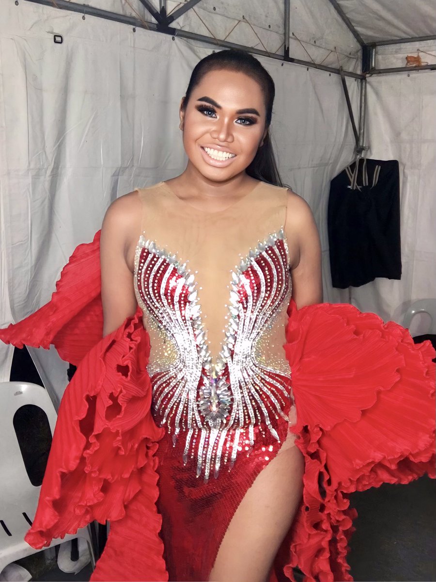 khristineborres's tweet photo. Drag Race turn to Evening Gown Competition. Hihihi. So I'll be back the bolder and more beautiful black pageant virtuoso that you all love. ❤️

Make Up: Khristine Borres
Gown: Airah Kawazaki Collection
Assistant: Amy Joy Capadosa Borres

#DragRace
#QueenAmarah https://t.co/Ek8kKHWip6
