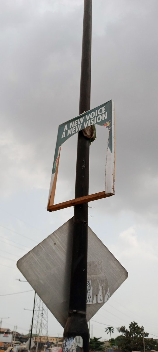 DamilojuJLT's tweet photo. I have told you people to stop tearing APC's posters.
Tear them from your heart, tear them from your family and finally vote them out.
#EndAPCInLagos
#EndAPCInNigeria
#WeCantContinueLikeThis
This time around vote for the real change.
#SoworeMagashi2023
#AACParty
#VoteRight https://t.co/pc50IqJNgb