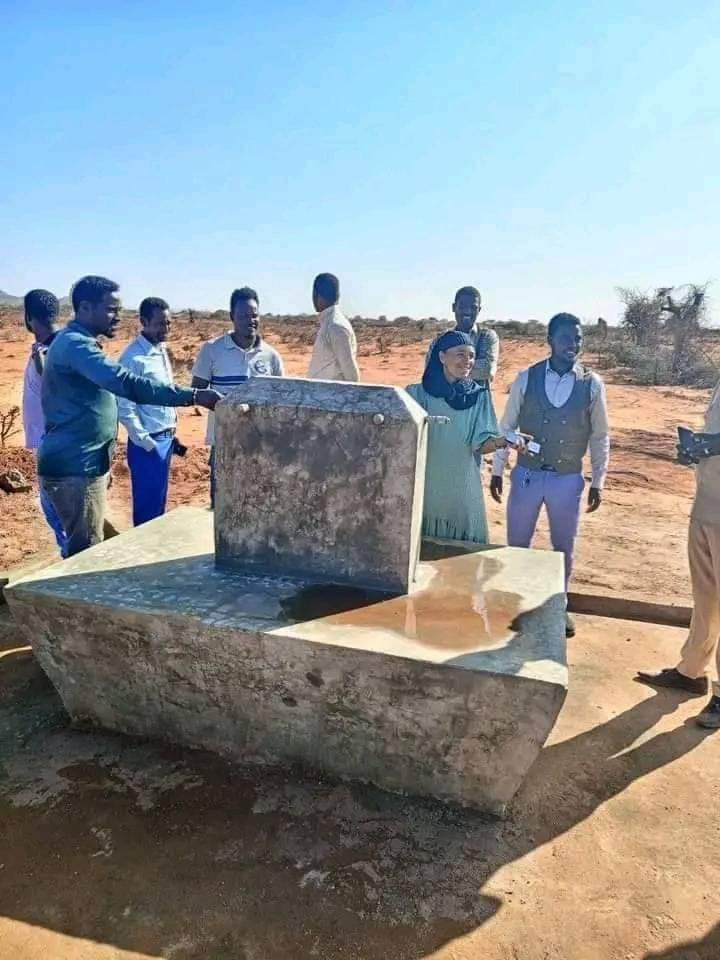 SabontuFiB's tweet photo. Haati warraa Haacee(Haadha Waabii) akkuma isaa gara laafettiidha. Hojiin inni duraan jalqabe Uummata keenya sababa garaagaraatiin miidhaman gargaaraa jirti. Haadha Waabii  umrii dheeradhu.🙏🙏 https://t.co/TsOIkLhNkc