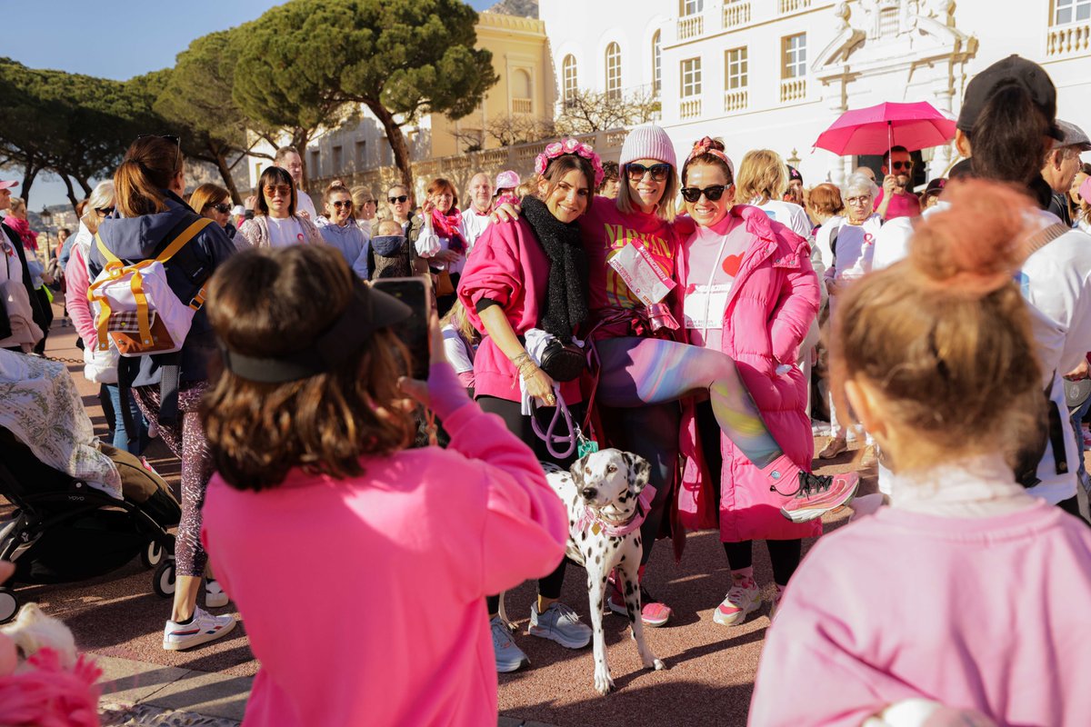 ConseilNatMC's tweet photo. #PinkRibbonMonacoWalk : La Présidente du @ConseilNatMC @BocconePages , accompagnée des conseillères nationales @MarineGRISOUL et @CorinneBertani , a marché aux côtés des dirigeantes de @PinkRibbonMC , pour soutenir la lutte contre le #cancerdusein 🎀🌷 https://t.co/qp4ljvMXq7