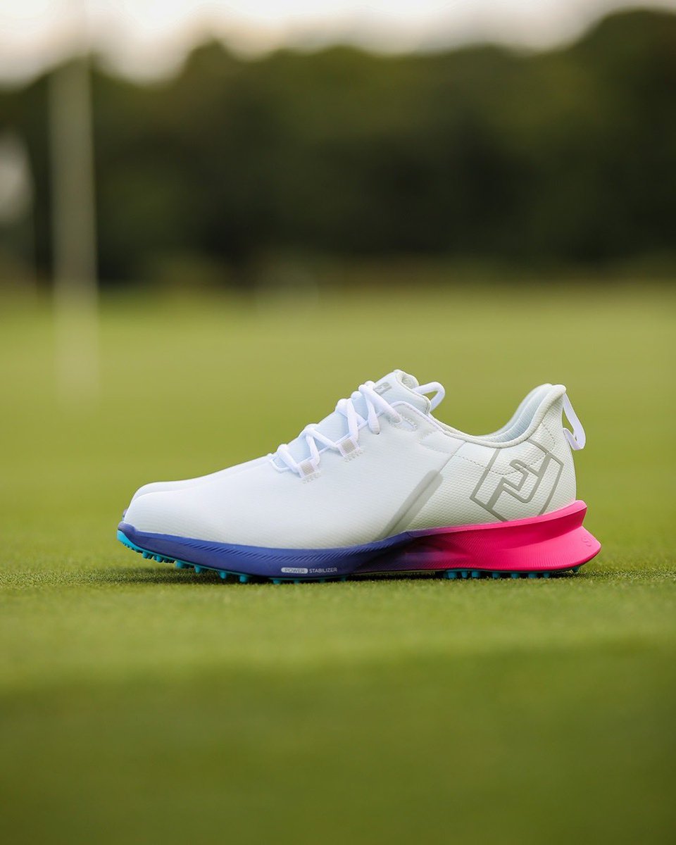 FootJoy's tweet photo. Heat for your Feet. ๐ฅ
๐ธ: @ClubhouseGolf
#BringTheHeat #FJFUEL https://t.co/hp7szZLKGu