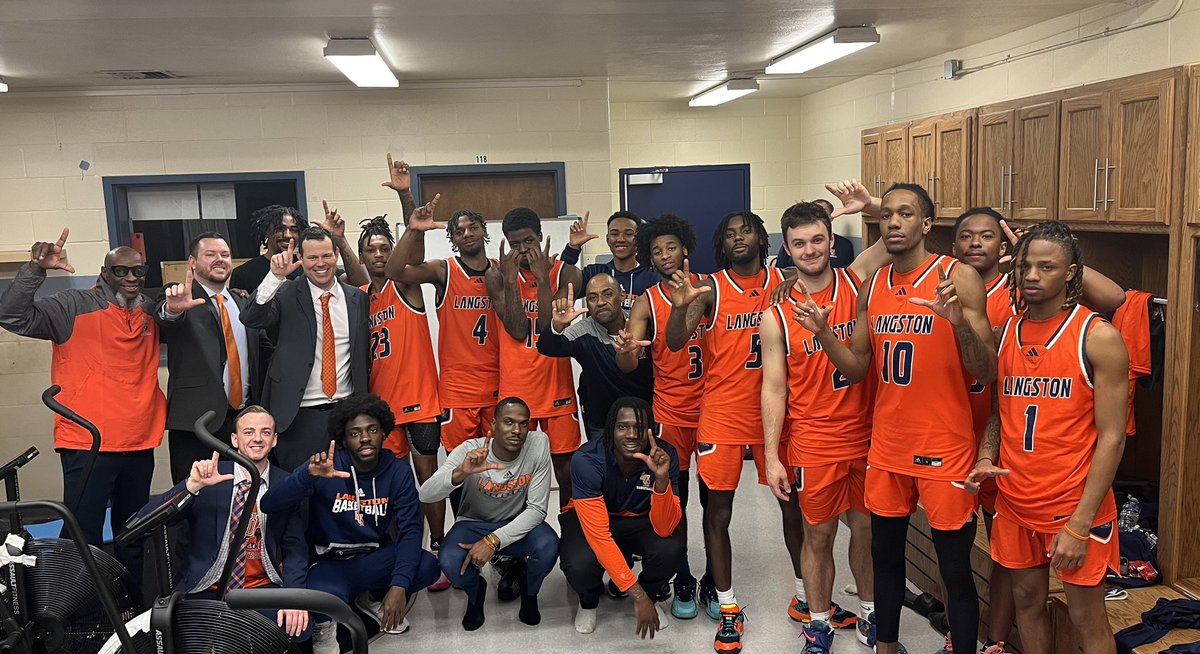 CoachCWRIGHT's tweet photo. Conference Champions!!!!#LsUp #LangstonTough https://t.co/eYixzfGxcQ