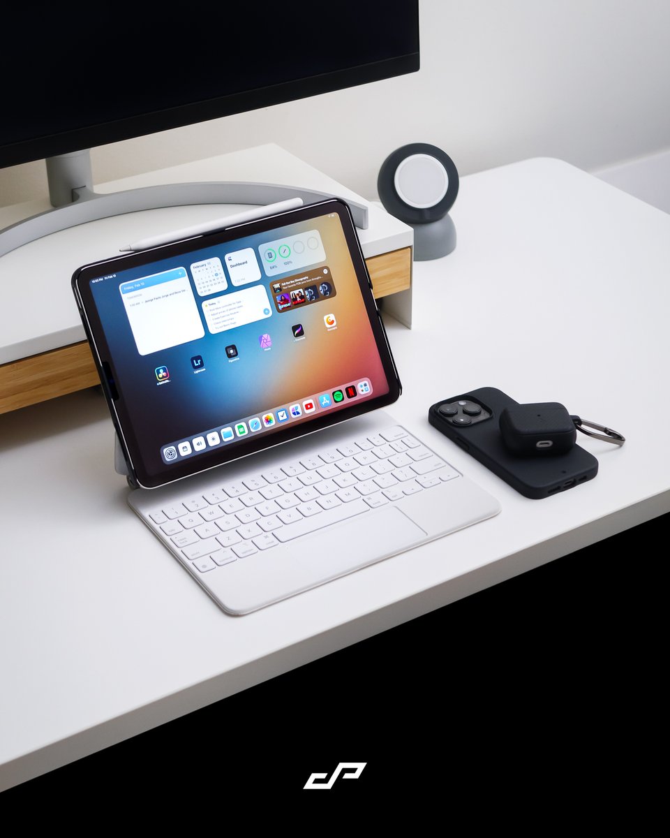 jeorgepaolo_'s tweet image. Went with a minimal setup for this weekend! 👨🏻‍💻✨

#minimalsetup #iPadAir5 #appleecosystem