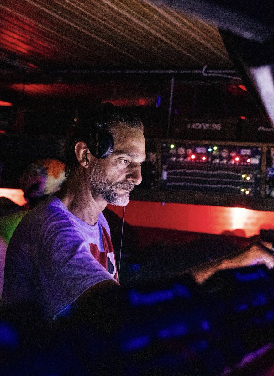 fabriclondon's tweet image. Here he is…

Ricardo Villalobos in the zone. 

We’re still going here in Farringdon, non-stop til midnight.