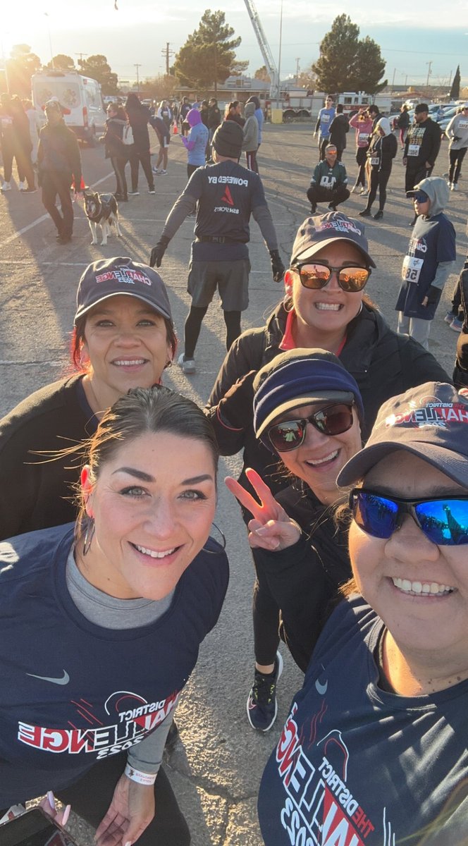 epriet02's tweet photo. TDHH and O&amp;M Teachers ready for our 5K run! We got this!!#THEDISTRICT #ElPasoMarathon https://t.co/6iV9Y3s1S1