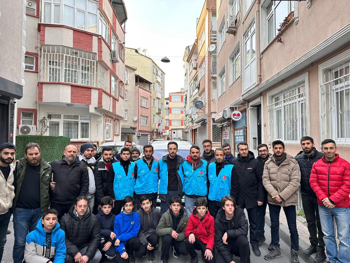 #Deprem bölgesindeki yardım faaliyetlerine destek olmak için ikinci ekibimiz yola çıkmıştır. Rabbimiz depremzedelerin ihtiyaçlarını gidermeyi nasip eylesin.