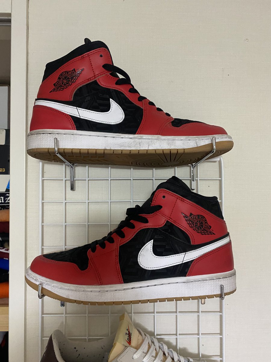 SneakerBOODY's tweet photo. 今月だけでスニーカー5足買ってる…
もう1足はNB 801でやんす

まじで新品より中古の感じが好きすぎてセカスト巡りとかが止まらんぜよ🙂 https://t.co/7ZZG6VJKLR