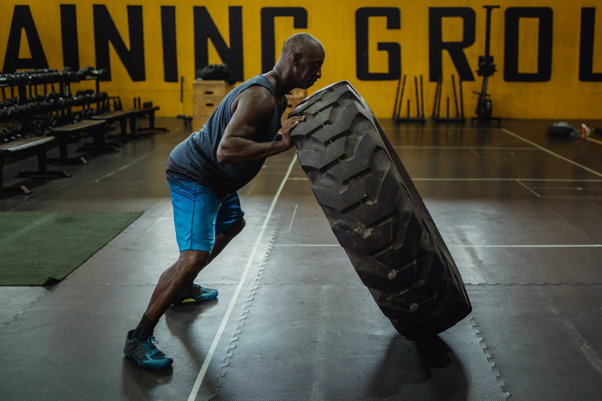 ThePMonastery's tweet photo. “Easy choices, hard life. Hard choices, easy life.”
⁃Jerzy Gregorek
#dothework #themindisprimary #athlete #optimalhuman #strengthathlete #fitness #gym #strengthandconditioning #outdoorathlete #climbing #triathlete #bouldering #crossfit #bodybuilding #bodybuildingmotivation https://t.co/GYm7NLaPwz