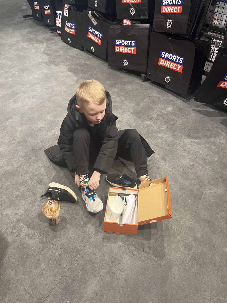 tinybubbles_'s tweet photo. took Bailey for a coffee boy &amp; a new pair of shoes today n a turned round &amp; seen him on the floor putting the new ones on 🤣

wot a love the most about this is that was me when i was younger with every new pair i got, never left the shop without putting them on🤣🤣 https://t.co/41HElj58ys