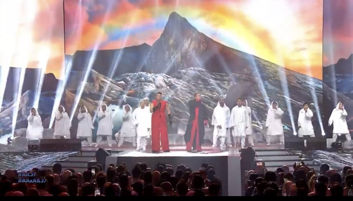 Bell_Dakao69's tweet photo. Vibe Kinabalu… slow2 diorang promote negeri kelahiran… nice song and arrangements… 

#SeaBell 
#AJL37
#AAxAJL37 https://t.co/gavnzvcT4t