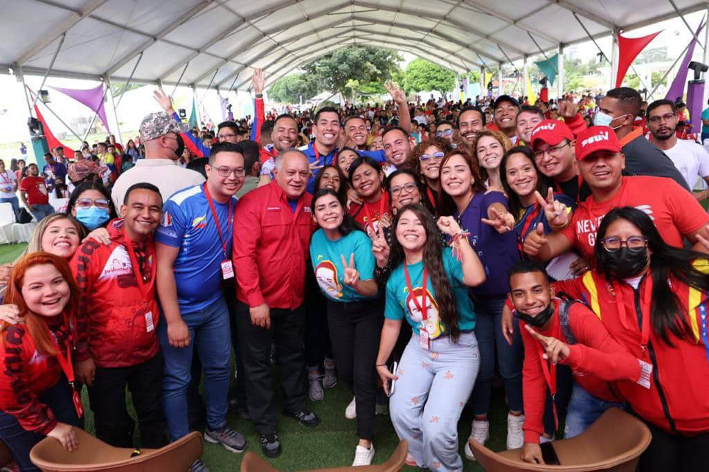 iJUVENTUD UNIDA Y EN VICTORIA!

#DiaDeLaJuventudPatriota 

#ChávezJuventudYVictoria