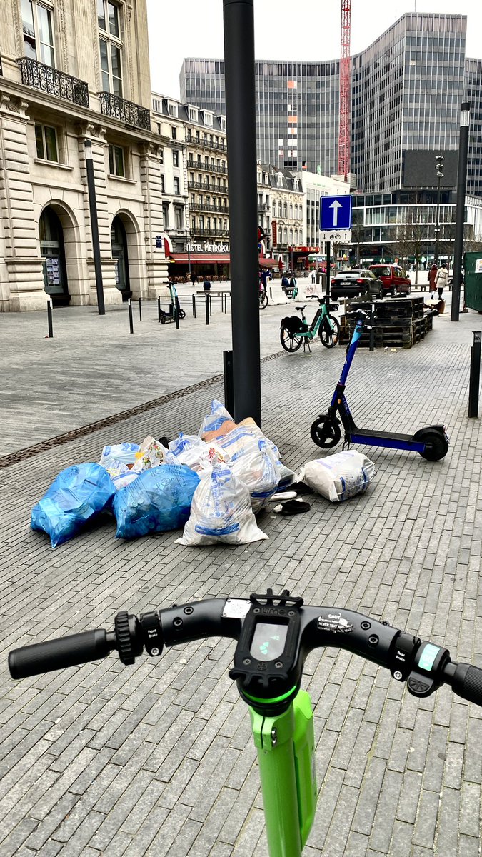 charlesdebrux's tweet photo. Pour les ploucs de #bxlmabelle 🤣🤣🤣🤣 #goodmove #dirtymove https://t.co/pofHK7V0yo