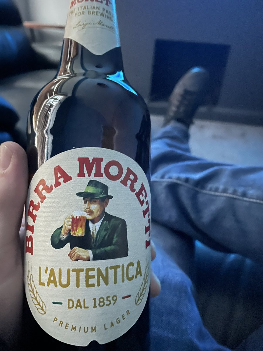 CarlBowden19's tweet photo. Pre match drink before going to the the ‘Emptyhad’ to hear a load of Brummies sing “Champions of Europe, you’ll never sing that” and “Where was you when you were shit?”
#upthefuckingblues
#iwastherewhenwewereshit https://t.co/E3KSRQLZMI