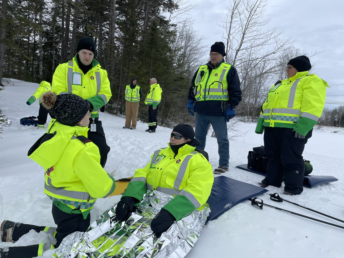 sja_nb's tweet photo. Today St. John Ambulance volunteers, as part of the New Brunswick and Newfoundland – Emergency Response Units, deployed to Killarney Lodge, Fredericton for a training exercise.  
Here are some shots of our Medical First Responder volunteers participating in this exercise. https://t.co/32L33PG3rV