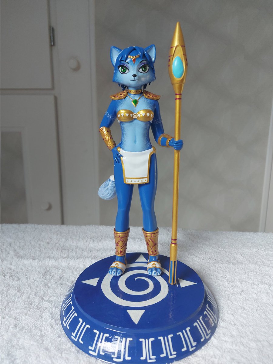 Krystal figure has arrived ! 

Commission for me by 3DWORLDFIGURES on Etsy, thank you so much again, I love it 🥰

More pictures below 👇
#krystal #starfox #starfoxadventures