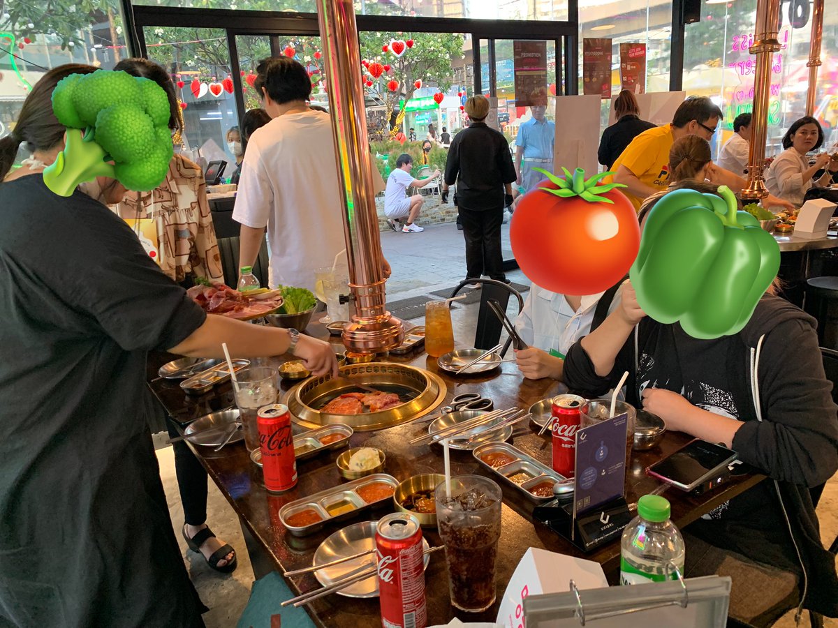 mp100meetingth's tweet photo. 🥩 โพสสุดท้ายของวันนี้แล้วค่ะ ของฝากจากทีมปิ้งย่าง ขออภัยที่โพสในเวลาดึกขนาดนี้นะคะ แต่เป็นธรรมเนียมของงานมีตม็อบไซโค 100 ของพวกเราค่ะ 😂
🥓 อยากบอกว่าปิ้งย่างอร่อยมากค่ะ 🤤
#mp100meetingth https://t.co/Ozz6A1uwi6