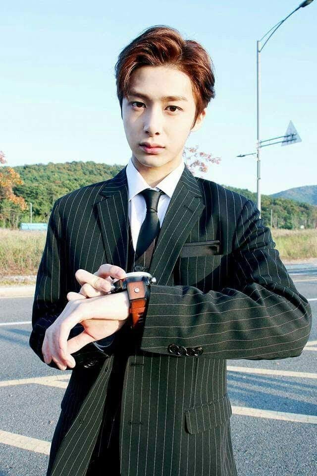 kiki_babystar's tweet photo. ⌚️ If I could comeback time? I would go for the good moments we had ⌚️

#HYUNGWON #형원 #MonbebeSelcaDay #mbbsd @OfficialMonstaX https://t.co/lXOPcFTtG3