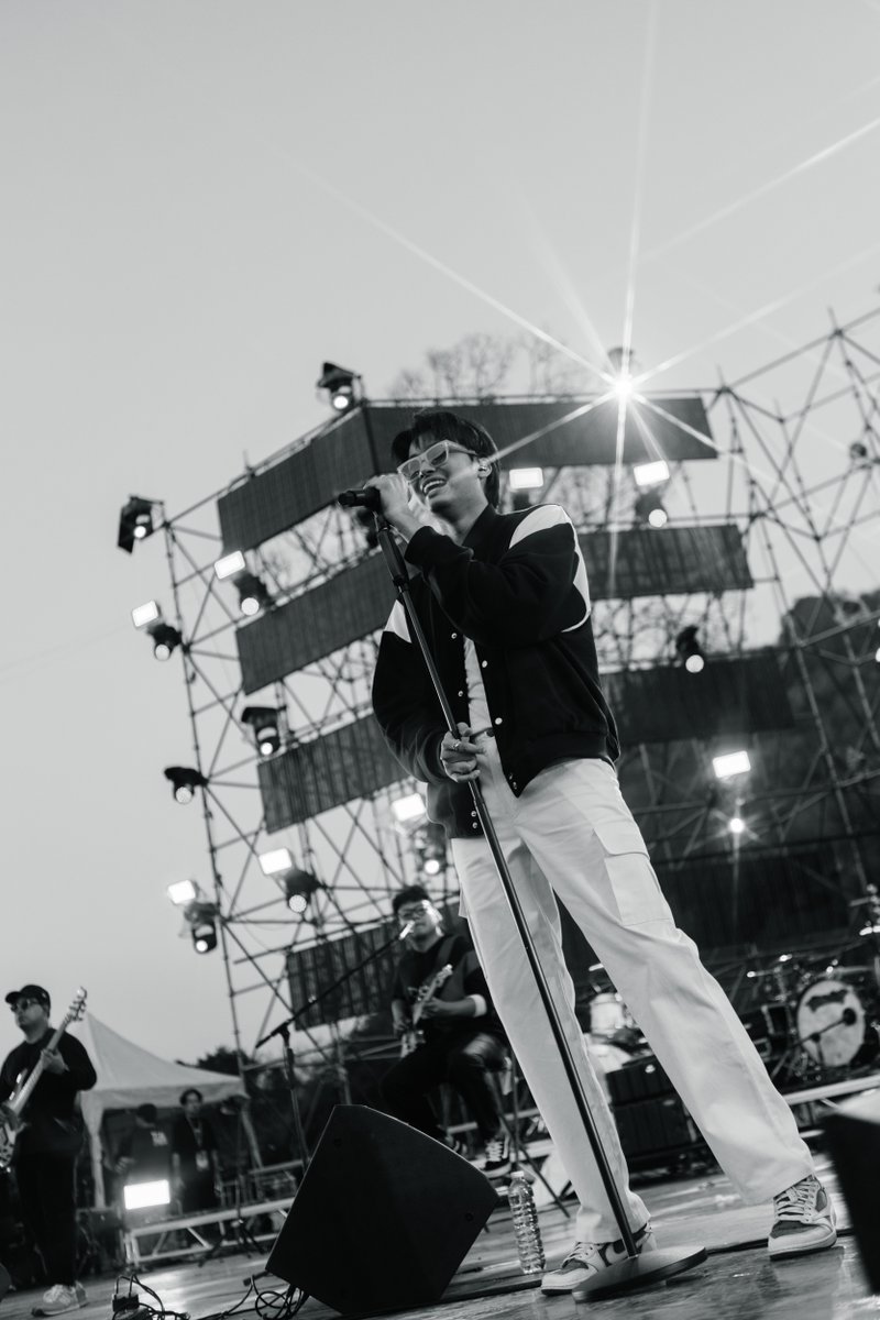 sometime_ps's tweet photo. อยากให้เธอลองรักเหมือนครั้งแรกที่เธอได้พบรัก 

#rimphamusicfestival
#Rimpha 
#Rimpha10 #ซัมไทม์ถ่าย
#NONTTANONT 
#nontfam https://t.co/zA69W93eyC