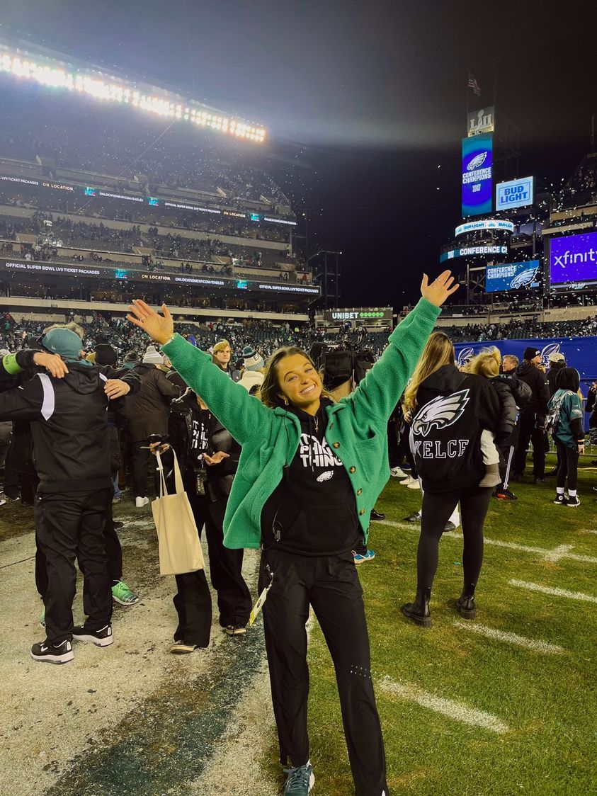 UofSC_HRSM's tweet photo. No matter who wins the big game today, another HRSM alum will earn a Super Bowl ring! We're so proud of Lauren Hayes (@Eagles Event Operations Coordinator) and Rod Wilson (@Chiefs defensive assistant). #ForeverToThee #SuperBowl #ChiefsKingdom #FlyEaglesFly #Gamecocks https://t.co/keBc9fGOYy