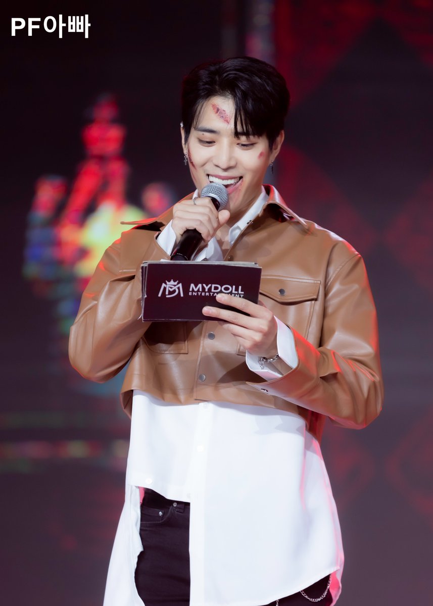pfappa's tweet photo. 20221024 #핑크판타지 #기괴한이야기 #BizarreStory Showcase
#승혁  #スンヒョク #Apeace #TMC
このタイミングで、去年のピンパンのGetOutショーケースでMCやって頂いたときの #スンヒョク さん上げておきますｗ
スタジオに日本人は私だけだったのに、完璧な日本語での前説ありがとうございました😇 https://t.co/gEl837UjHW