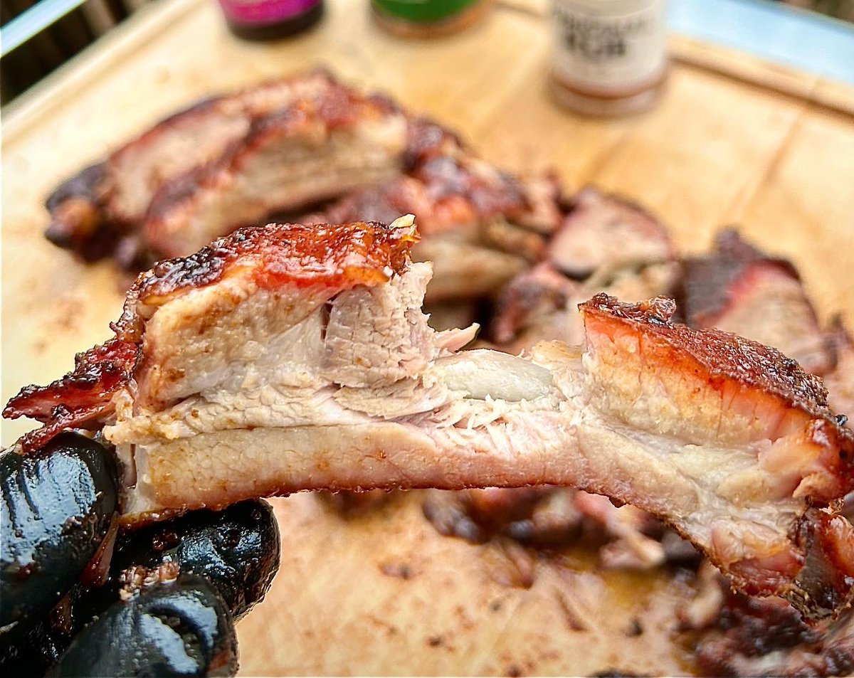 TW_Barbecue's tweet photo. Smoked Game Day Baby Back Ribs!
#twbarbecue #chemicalfreecharcoal #thegoodcharcoal #8pounds4good #TGCC #raleighfoodpics #raleighbbq #bbq #ncbbq #babybackribs #postalbarbecue #snsgrills #kosmoq #meatchurch #superbowlLVII #thebutchersmarketraleigh #cheshirepork https://t.co/652yppfZEJ