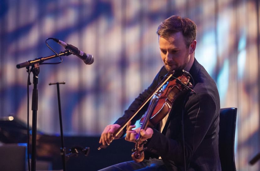 HaannahFisher's tweet image. Just about recovered from another great @ccfest 😍 The instruments are back out today for the @KeelRowMull Sunday Sesh and we’ve well-known fiddle legends @Grahamfiddle &amp;amp; Cameron Newell joining @SorrenMaclean &amp;amp; I today! See you there from 5pm 😎 🎻 🍺 🎵 🍷