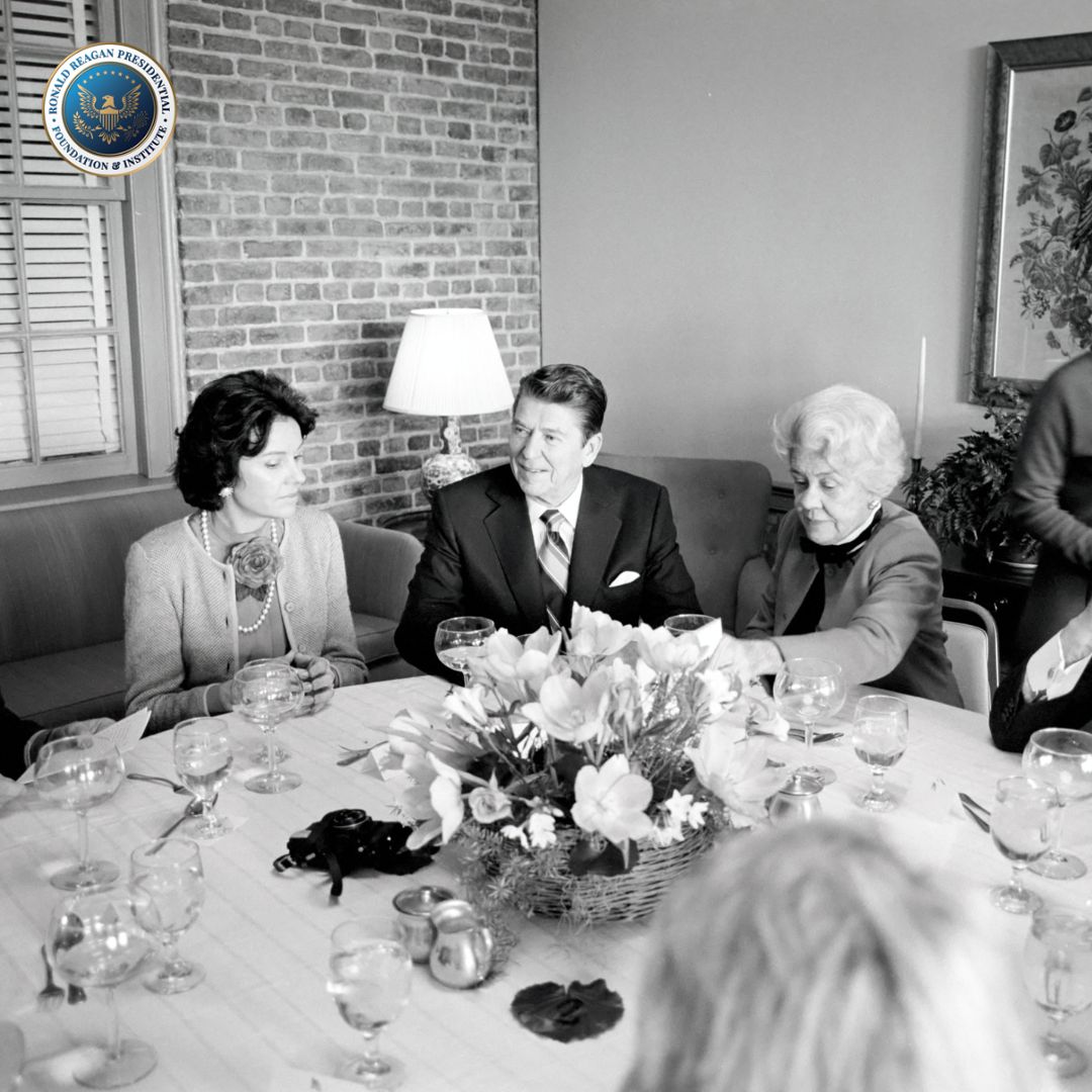 RonaldReagan tweet picture