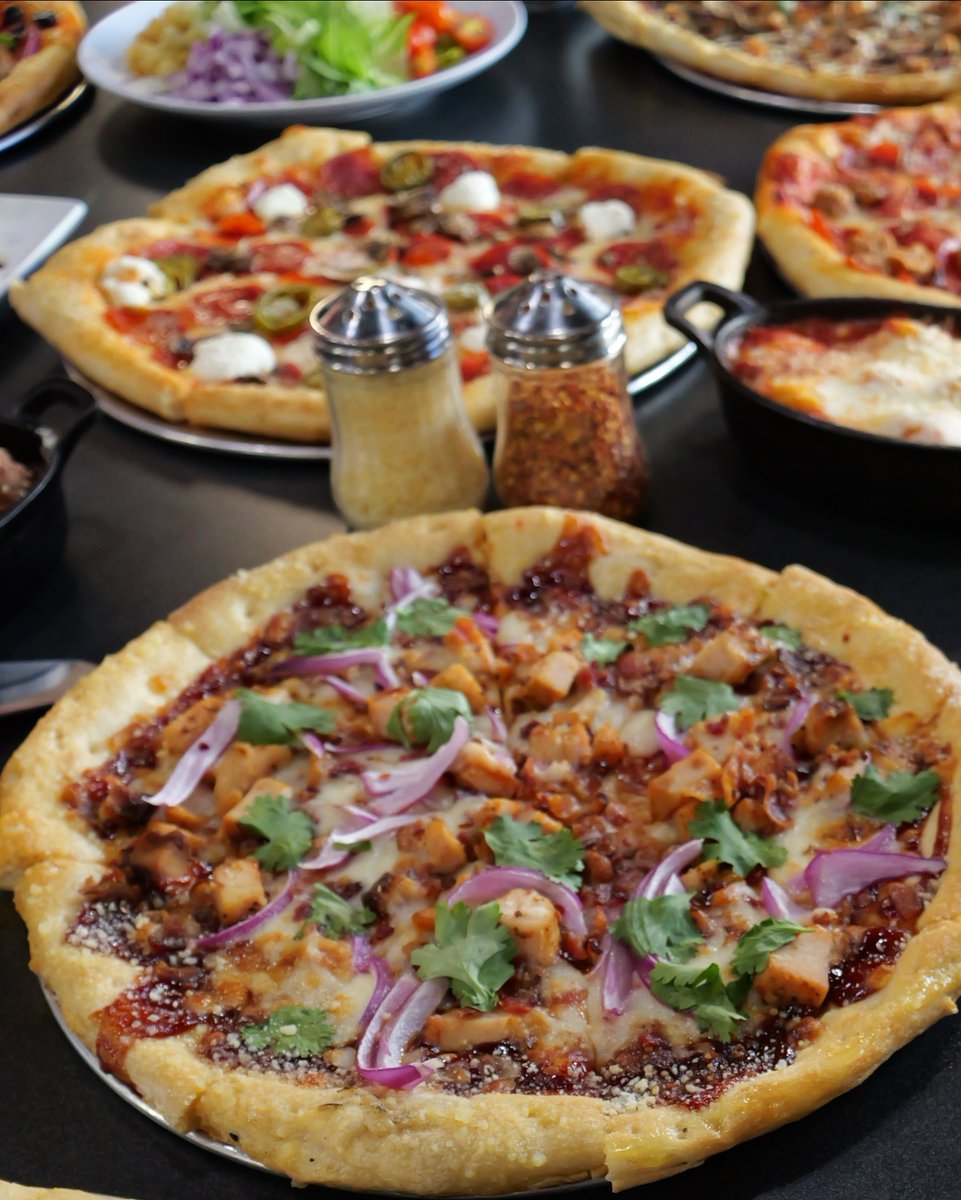 BergheimPizzaCo's tweet photo. Super Bowl Sunday is here! Join us at Bergheim Pizza Co to celebrate with pizza, beer, wine and a football game on the patio. Don't forget - we can also deliver that perfect game day snack to you! #SuperBowlSunday #PizzaParty

🍺🍷Beer &amp; Wine ~ Dine-In or Take-Out https://t.co/dp6qYpPzQ3