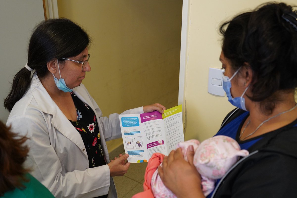 ninez_frente's tweet image. El 1°kit #SueñoSeguro 
se entrego a Ainara,3m, nacida con 600gr en el Hospital La madre y el Niño de #LaRioja 
Estuvieron alli nuestras compañeras DrasBauer y Benitez quienes  trabajaron desde el inicio p/asegurar el acceso de todes les bebes al #SueñoSeguro