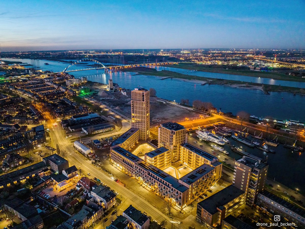 BerryBeing's tweet image. Mooie foto van #Havenkade #Waalkwartier #Nijmegen. Trots om namens @bpd_nl dit mooie plan te mogen maken. Foto: @KWESTIEVANLEF_