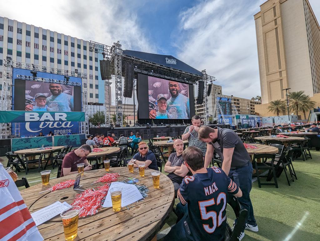 steveydu's tweet image. Superbowl ready in Las Vegas 

@NFLUK @WhoDey_UK