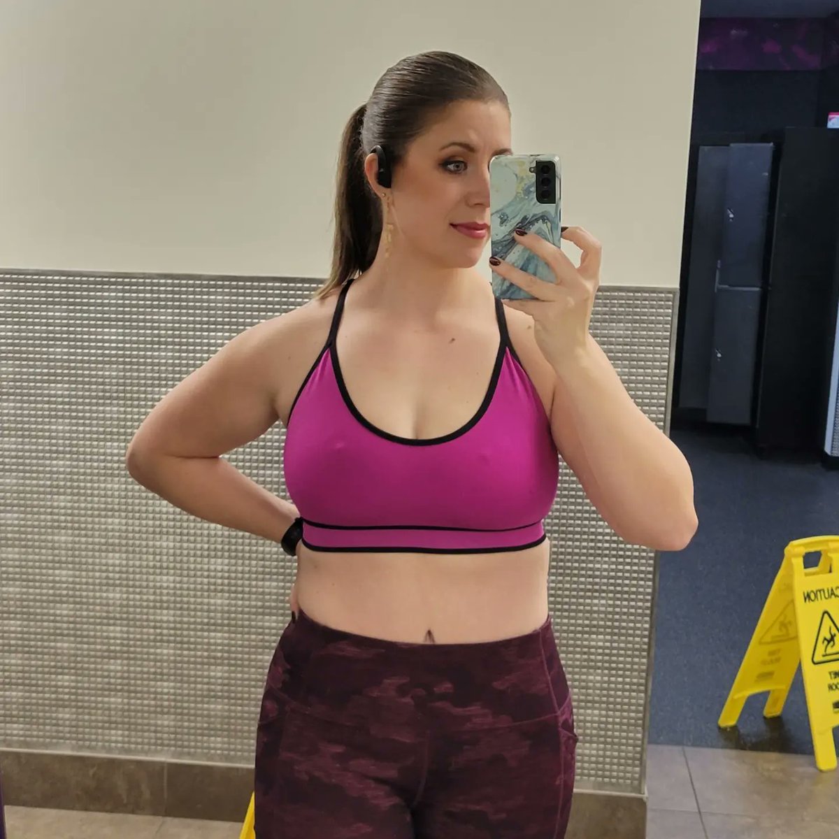 Samanthanolimit's tweet photo. Super Bowl gym day. #dumbbellchestpress #overheadpress #shrugs #lateralraises #triceppushdowns #preachercurls #pullups #walking #wannabequadmommy #wannabemusclemommy #naturalweightloss #fitness #fitnessmotivation #healthylifestyle #healthy #tummytuck #breastlift #eatyourprotein https://t.co/NYp982pugu
