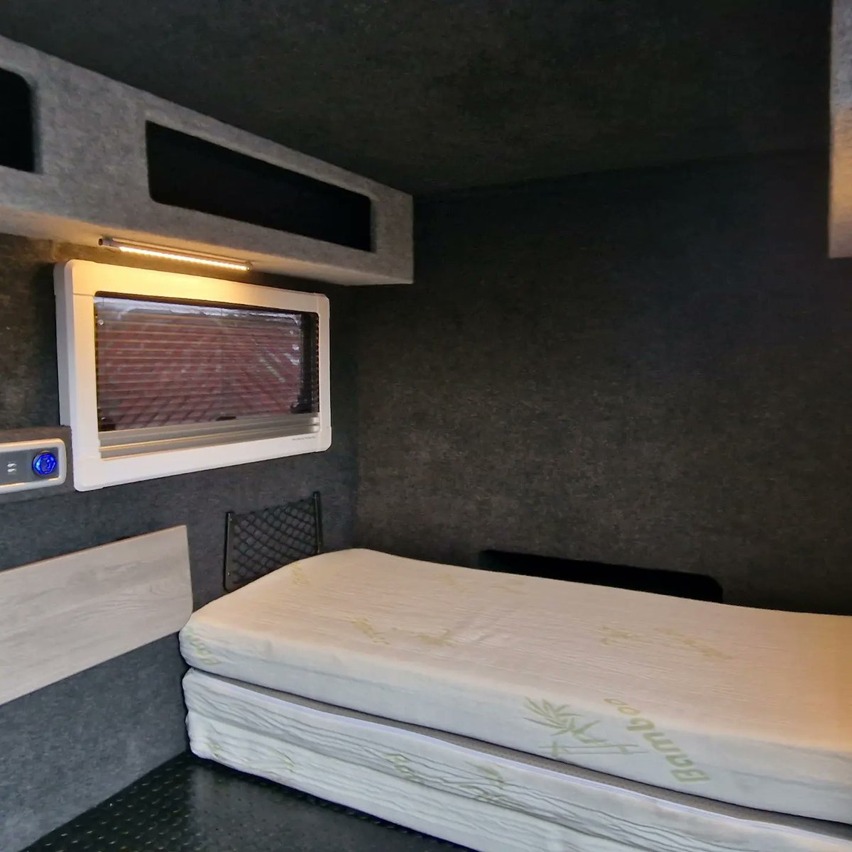 Bonniecamping's tweet image. Sneak preview of a pre production prototype expedition trailer/pod. A fully fledged off grid beast that has to be seen to be believed. Coming soon a full, in field review. #teardrop #squaredrop #expeditiontrailer #campingtrailer #squarepod #Offgrid #backtobasics #camplikeaboss