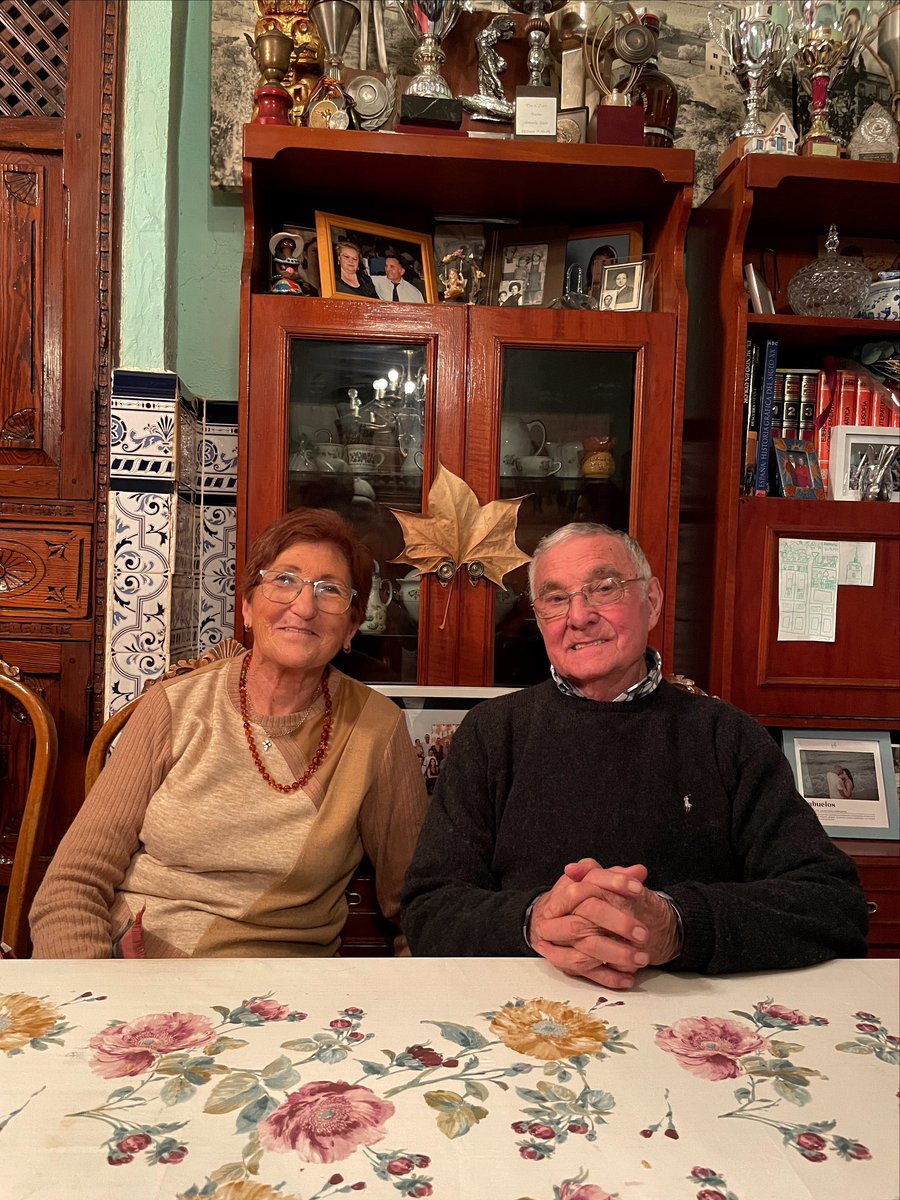 La meua abuelita👵🏼 Ana (part de mare) i el meu iaio👴🏼 Vicent (part de pare) juntets hui celebrant els 86 d'ell. El tresor més gran que tinc.❤️‍🩹