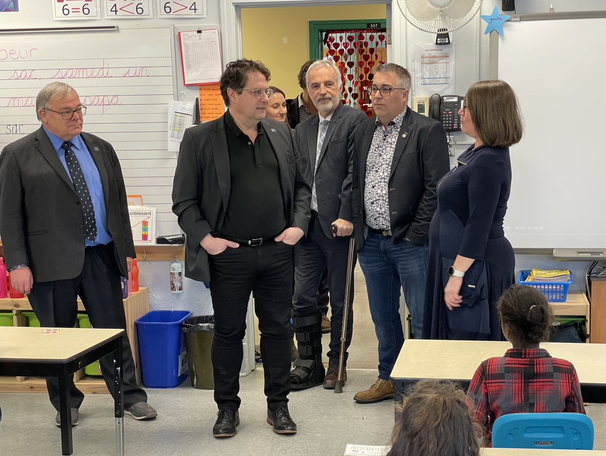 luc_provencal's tweet photo. 10/02/23 : Merci à mon collègue @BDrainvilleQc, ministre #education et resp. #chaudapp pour cette visite à l'école Notre-Dame à #stelzear en #beaucenord. https://t.co/8GTm9ZfeO5