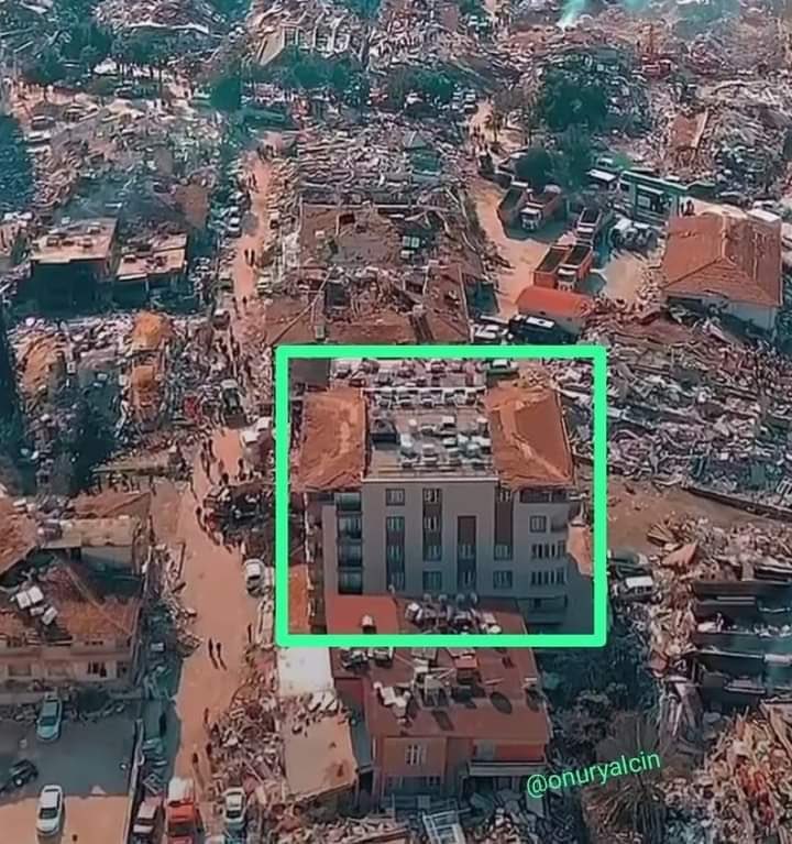 Bence yetkililer aşağıdaki resimdeki camı bile kırılmadan ayakta kalan binayı yapan müteahhitin peşine düşmeli.

Zira onca hırsızın fiyakasını böyle hasar almadan ayakta kalan binaları yapanlar bozdu.

Bu bina gibi binalar olmasaydı KADER İŞTE HERKESİ VURDU der konuyu kapatırdık.