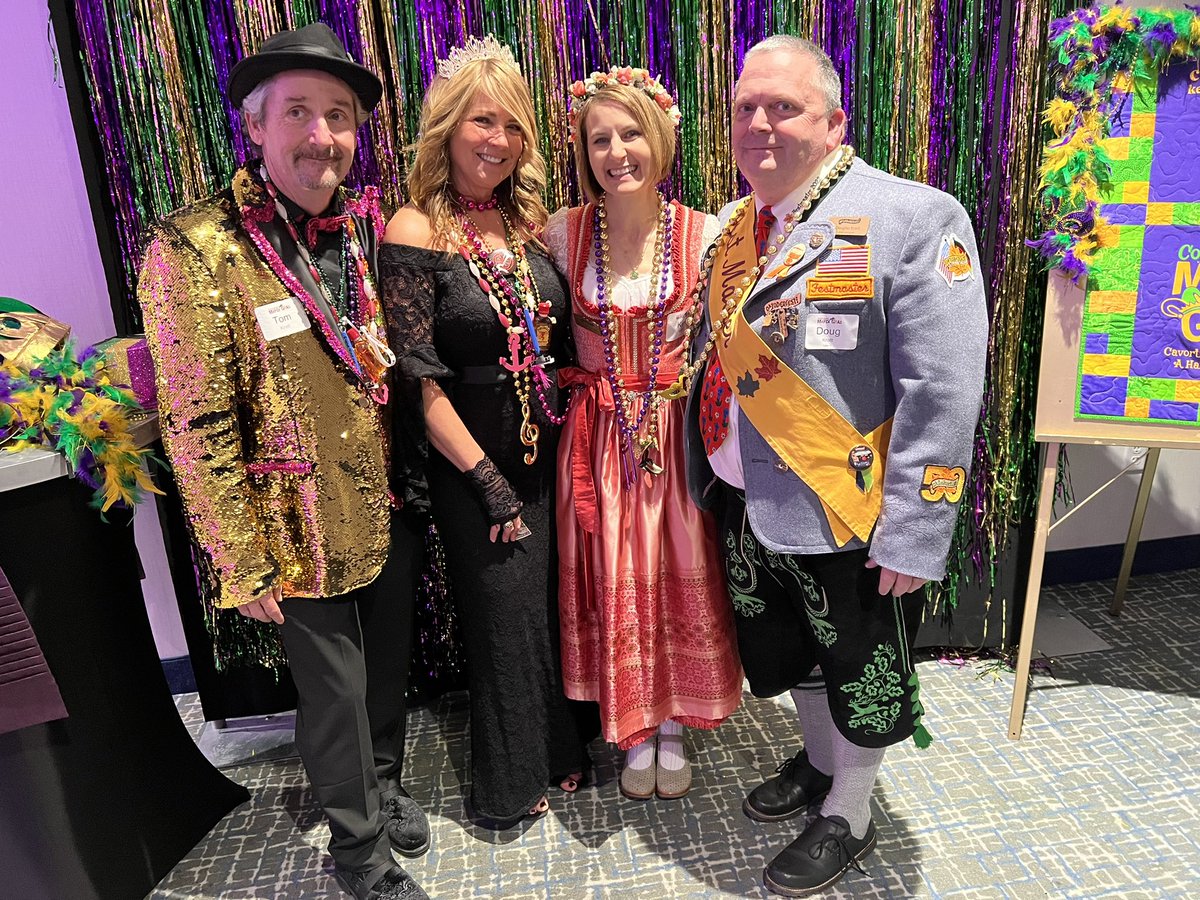 ddkdvm's tweet photo. This is a group. @kkratt and @OktoberfestLaX had a good time with @tomkat2020 and Lisa at La Crosse Mardi Gras. #Cavort #Prost https://t.co/SrRw0fUttl