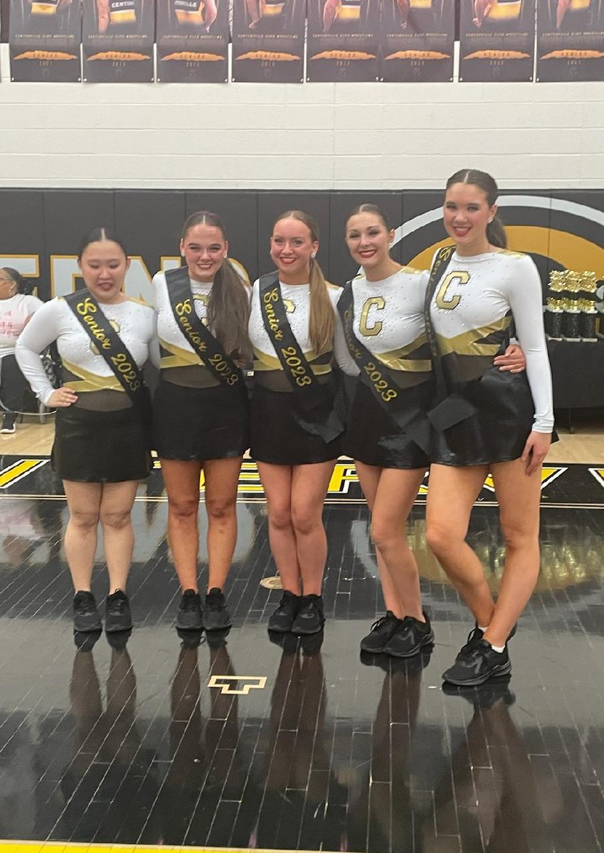 Coeds celebrating their seniors at the Centerville Coed Invitational!